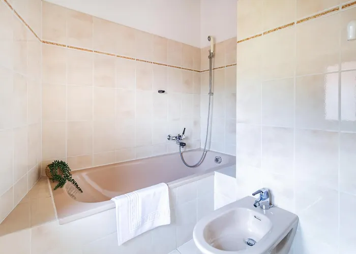 Panoramic House On Maggiore Апартаменты