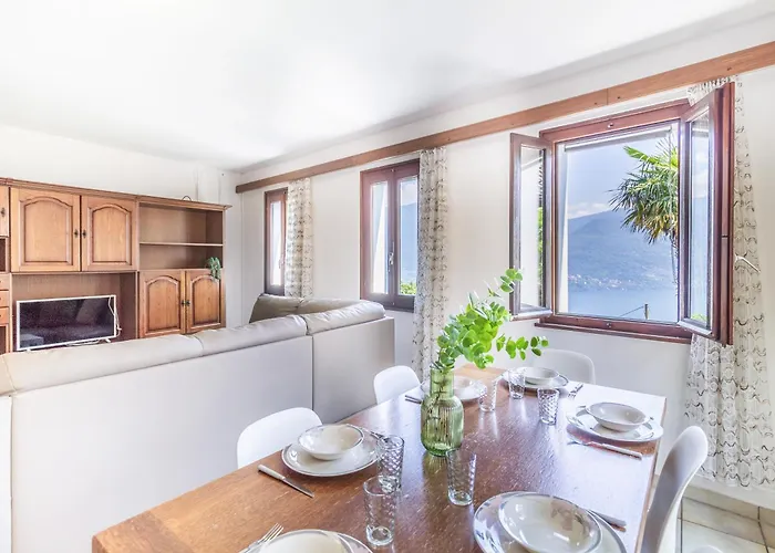 Panoramic House On Maggiore *