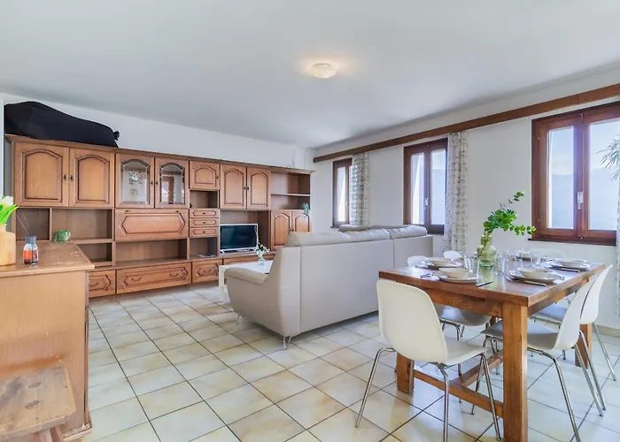 Panoramic House On Maggiore